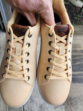 Kuru Roam Canvas Sneaker Rare style! Plantar Fasciitis. Casual. Every Day